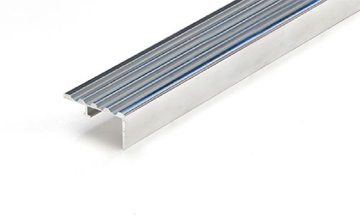 จมูกบันไดอลูมิเนียม 4 ร่อง รุ่น SI-4L (ราคาต่อเมตร)