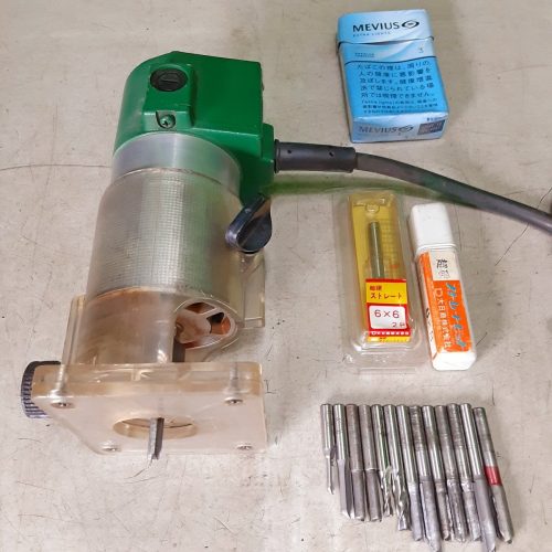 Sumitomo d747 เครื่องตัดหญ้า Makita (3701) เส้นผ่านศูนย์กลางรูหัวจับ (Φ6มม.) ความเร็วการหมุน 30000rpm สายไฟ 2.5ม. 380W เครื่องตัดไม้/ตกแต่ง