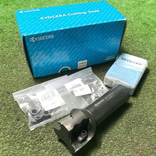 Risou g673 Kyocera ดอกเอ็นมิลล์แบบถอดเปลี่ยนได้/คัตเตอร์ปาดหน้า (MTP9050) ความยาวรวมประมาณ 130 มม. ใบมีด 3 ใบเส้นผ่านศูนย์กลางใบมีด φ50มม./เส้นผ่านศูนย์กลางก้าน φ32มม