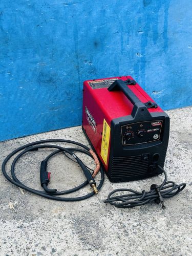 Lincoln Electric SP-180T เครื่องเชื่อมกึ่งอัตโนมัติ MIG/FCAW เครื่องเชื่อมป้อนลวด Power ยืนยันรูปลักษณ์ที่ดี