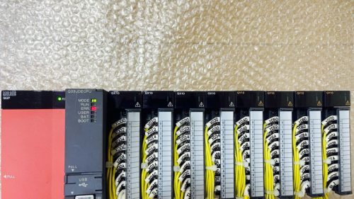 MITSUBISHI MELSEC Q03UDECPU Q62P QX10 QY10 ชุดซีเควนเซอร์ Mitsubishi Electric