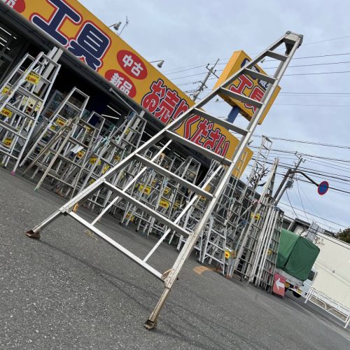 (สินค้ามือสอง/รับที่ร้านเท่านั้น) บันไดอลูมิเนียม Alinco Gardening 9 Shaku Telescopic (ร้าน Higashi Yamato)