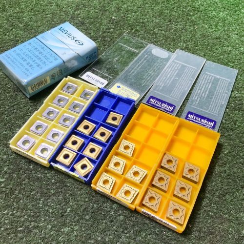 Risou g669 Mitsubishi และอื่นๆรวมถึงเม็ดมีดสแตนเลสคาร์ไบด์ฯลฯ (CNMG120408-MP)(SNMG432ENZ)(SEMT13T3AGSN-JH) รวม 28 ชิ้น