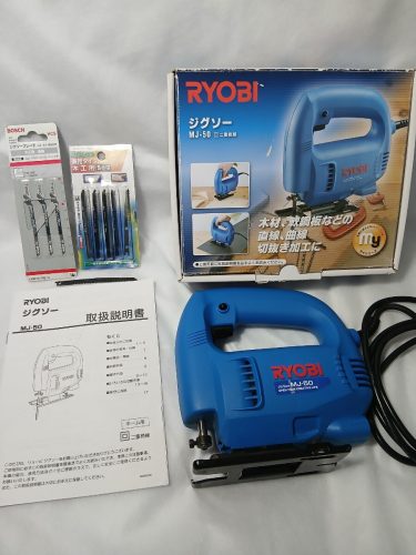 RYOBI, RYOBI, เลื่อยจิ๊กซอว์ MJ-50, พร้อมใบมีดสำรอง, คู่มือการใช้งาน/กล่องต้นฉบับ, ตรวจสอบการทำงานง่าย, ทำความสะอาดง่าย, เครื่องตัด, ไม้, แผ่นเหล็กเหนียว, กระบวนการตัด, DIY