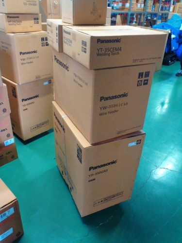 เครื่องเชื่อมกึ่งอัตโนมัติดิจิตอลเต็มรูปแบบ Panasonic รุ่น YD350-GR3 ยังไม่ได้ใช้งาน