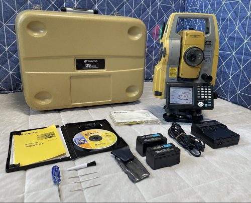 (การวัดด้วยเลเซอร์ที่ไม่ใช่ปริซึมอัตโนมัติ) TOPCON DS-105AC Total Station พร้อมด้วยพื้นฐานวิศวกรรมโยธาและพื้นฐานการสำรวจซอฟต์แวร์มูลค่ารวมประมาณ 200,000 เยน