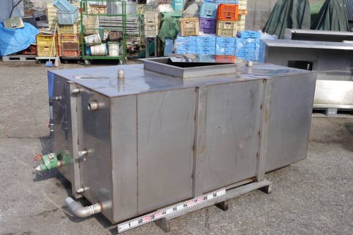 ถังสแตนเลสขนาดใหญ่ขนาด L2200 x 1200 x 900mm ประมาณ 2,376L เมือง Kinokawa จังหวัด Wakayama