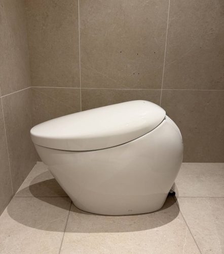 *โถสุขภัณฑ์ U-650*/TOTO/รุ่นท็อป/Neorest NX/รุ่น CS902B/NW1 สีขาว/พร้อมรีโมท/ที่ใส่กระดาษ (AXOR)/ราคาอ้างอิง 798,600/สินค้าที่จัดแสดง*