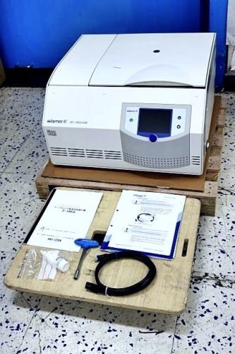 ราคาปกติ 3215300 เยน Sigma SIGMA 3-18KS เครื่องหมุนเหวี่ยงความเร็วสูงพร้อมฟังก์ชันทำความเย็น 200V 50/60hz 30070xg เครื่องหมุนเหวี่ยงแบบแช่เย็น HIGH SPEED