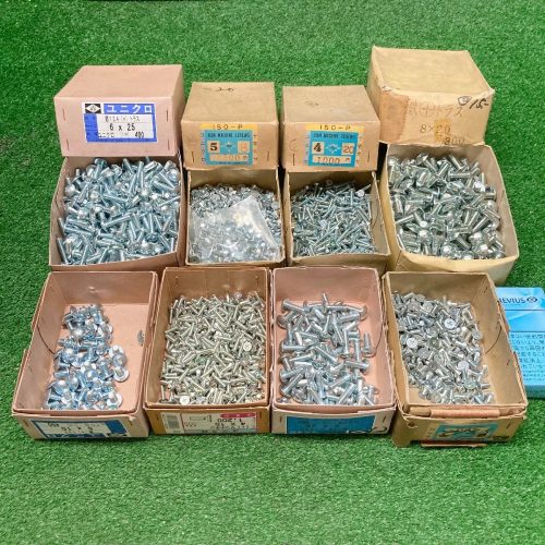 สกรูเครื่อง Shinraku Q705 Sara/truss 4×15, 4×50, 5×8, 5×12, 6×10, 6×20, 6×25, 8×20 ชุดใหญ่รวมประมาณ 8 กก