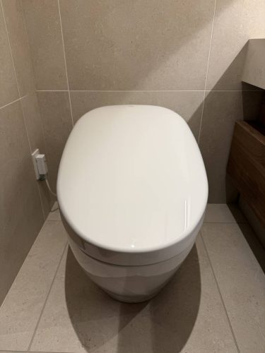 *U-613* สุขภัณฑ์/TOTO/รุ่นท็อป/Neorest NX/รุ่น CS902B/NW1 สีขาว/พร้อมรีโมท/ที่ใส่กระดาษ (AXOR)/ราคาอ้างอิง 798,600/สินค้าที่จัดแสดง*