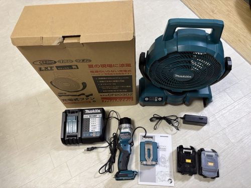 Makita พัดลมแบบชาร์จไฟได้ CF203DZ ยูนิตหลักแบตเตอรี่เครื่องชาร์จ Makita Light Battery Holder Set พร้อมขั้วต่อ USB