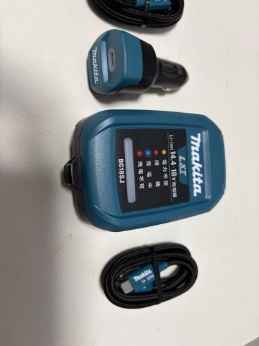 Makita เครื่องชาร์จ DC18SJ 14.4V-18V รองรับ USB อะแดปเตอร์/สายชุด 2 ชุด