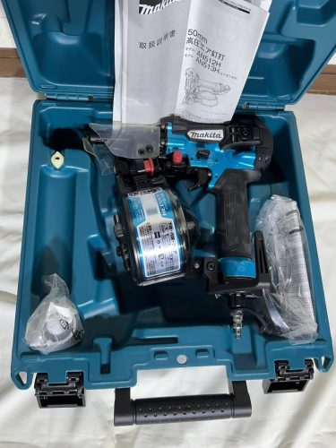 ที่ไม่ได้ใช้ makita AN534HM เครื่องตอกตะปูแรงดันสูงสีน้ำเงินน้ำเงิน 50มม