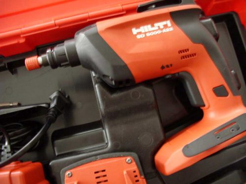 (ใหม่) ไขควงชาร์จ HILTI SD5000-A22 ตัวเครื่องแบตเตอรี่และแท่นชาร์จในกรณีพิเศษใหม่หมดไม่มีรอยขีดข่วนยืนยันว่าใช้งานได้ปกติ!