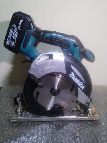 เลื่อยวงเดือนแบบชาร์จไฟ Makita 18V 165mm พร้อมแบตเตอรี่ Makita 18V ใบมีดใหม่รายการใช้งาน