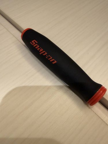 ด้ามจับวงล้อ Snap-on 1/4 สีแดงสินค้าถอดใหม่