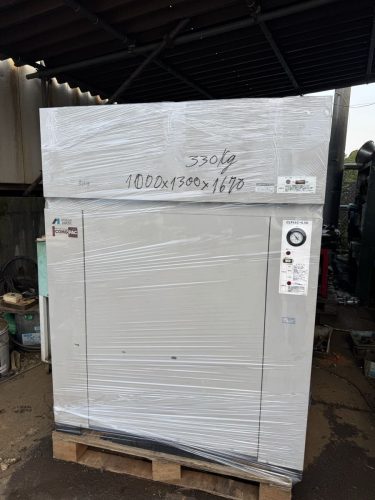 ANEST Iwata Package Compressor CLP55C-8.5D 7,5 HP พร้อมไดร์เป่า Sanso 200V เครื่องทำงานได้อย่างราบรื่นไม่มีเสียงดังรบกวนทำงานได้ดี