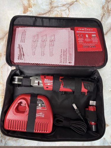 Sold out Milwaukee Milwaukee M12 FUEL 3/8 นิ้วชุดประแจวงล้อกำลังสูง 2557-22 สินค้าจัดเก็บระยะยาวที่ไม่ได้ใช้