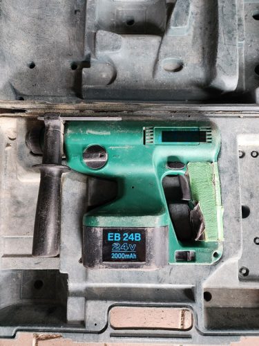 Hitachi Koki 24V สว่านโรตารี่ไร้สาย EB24B พร้อมแบตเตอรี่และอุปกรณ์ชาร์จสว่านกระแทก Hitachi Power Tool HITACHI