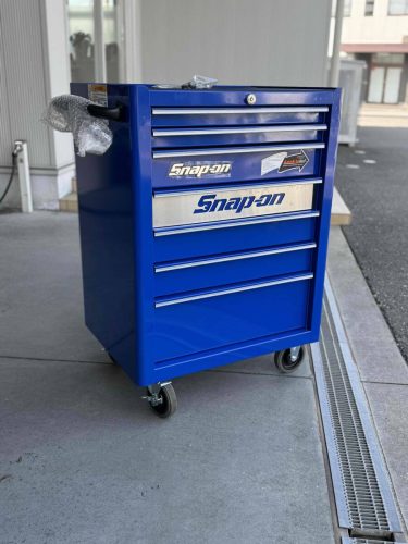 เริ่มต้นที่ 1,000 เยนตู้ใส่เครื่องมือ Snap-on ใหม่ KRA2007KCPCM พร้อมสแตนเลสแผ่นโลโก้ Snap-on Rock'n'roll