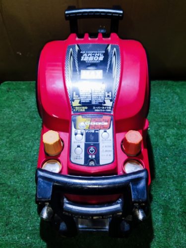 (มือสอง)เครื่องอัดลมแม็กซ์ AK-HL1250E ประมาณ 5 นาที 45 วินาทีจนเต็ม