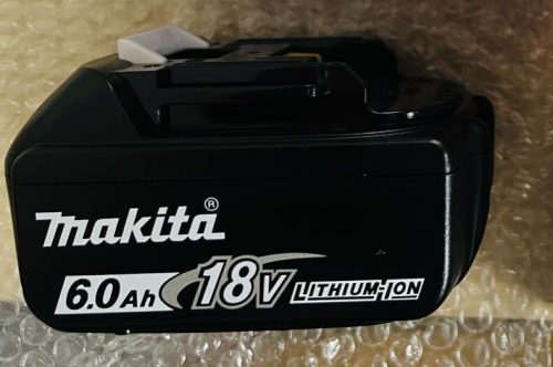 แบตเตอรี่ลิเธียมไอออน Makita 18V 6.0Ah BL1860B ใหม่ 2 ก้อนไม่มีกล่อง