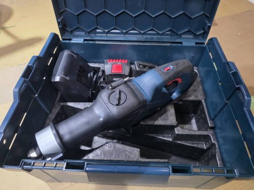 ชุดเลื่อยเซเบอร์ BOSCH GSA18V-32